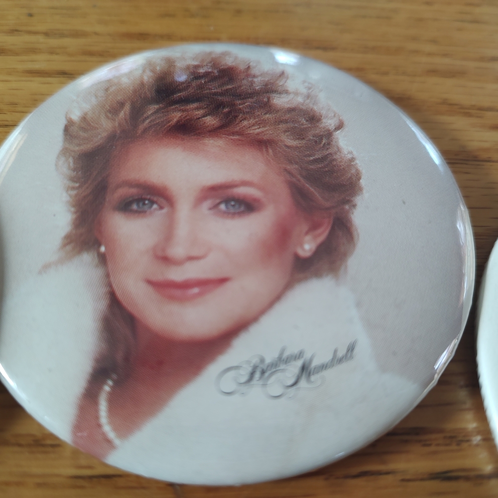 Vintage Barbara Mandrell Fan Button Collection - Picture 4 of 8